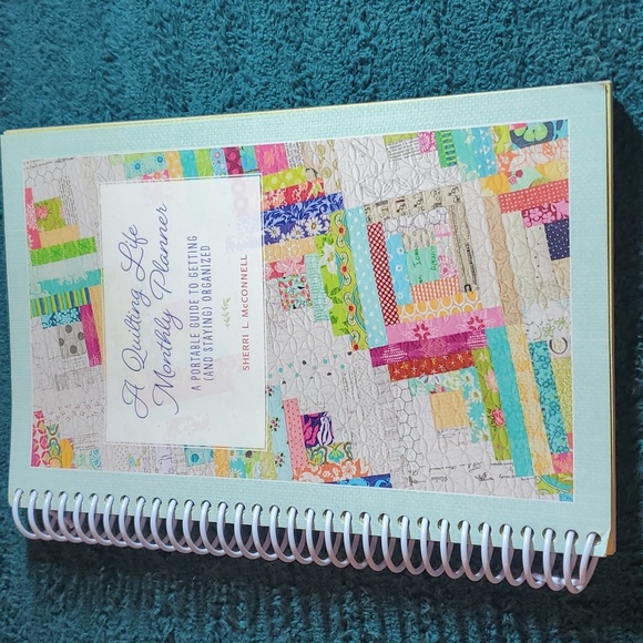 A quilting life monthly planner book - Picture 1 of 4